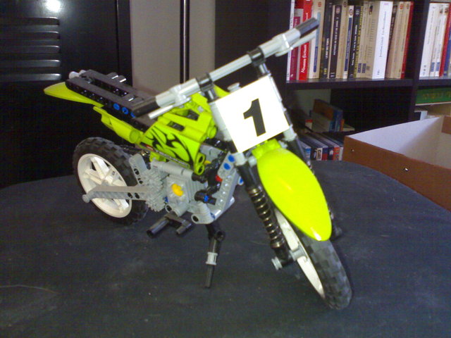 Moto 009-1.jpg