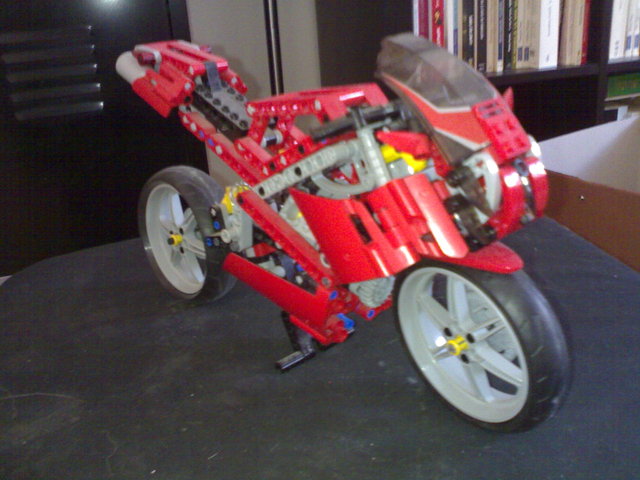 Moto 010-1.jpg