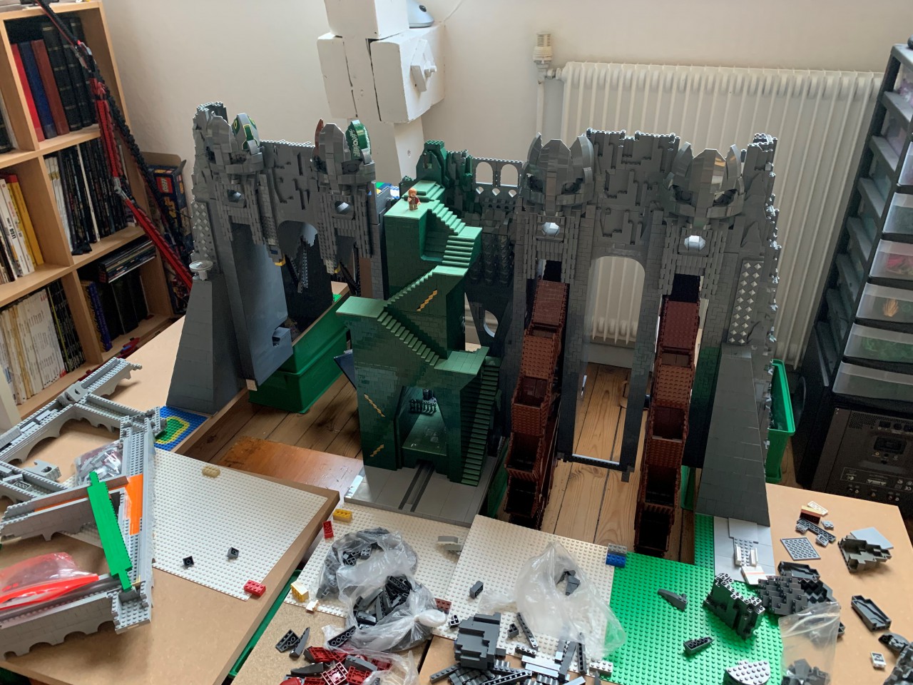 Lego FORGE EREBOR 1.jpg